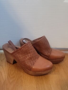 FREE PEOPLE Women's Brown Perforated Leather Clog Heels SHOES 37 7